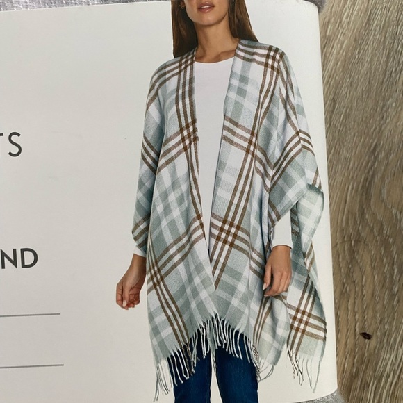 Three Dots Plaid Cashmere Blend Fringe Kimono Wrap in White, Gray, and Brown NWT - Picture 4 of 7